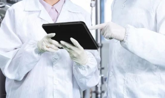 東集Seuic這款Windows系統的輕薄型工業平板，實力助推藥廠降本增效