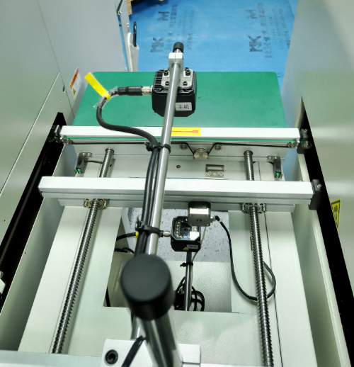 PCB電路板，接駁臺(tái)上方 下方組網(wǎng)讀碼，主從機(jī)掃碼.png